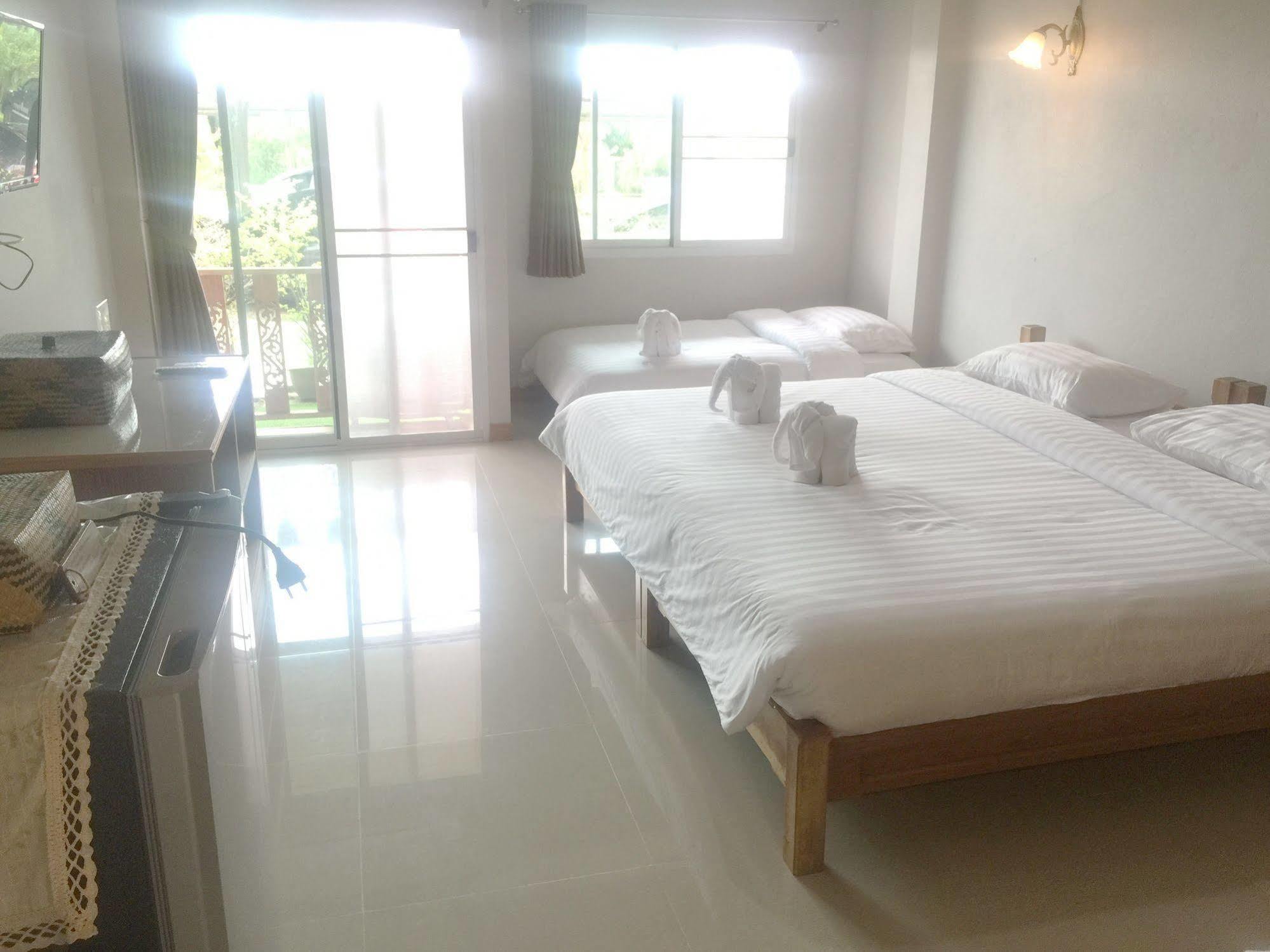 Baan Bangrak Residence Trang Exterior photo