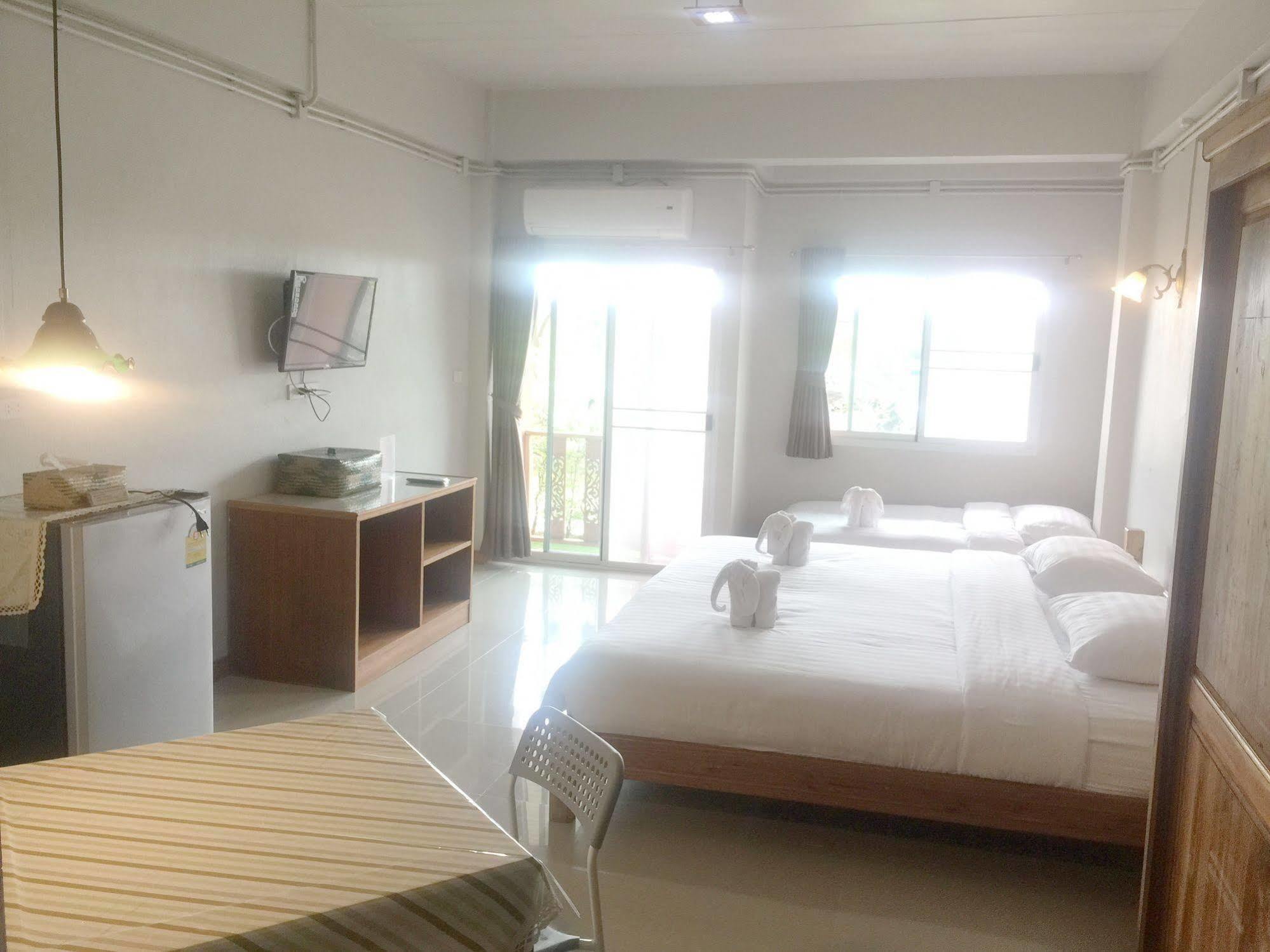 Baan Bangrak Residence Trang Exterior photo